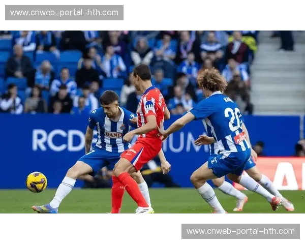 赫罗纳对阵巴萨,客场挑战领头羊战术博弈成关键 赫罗纳对阵巴萨,客场挑战领头羊战术博弈成关键